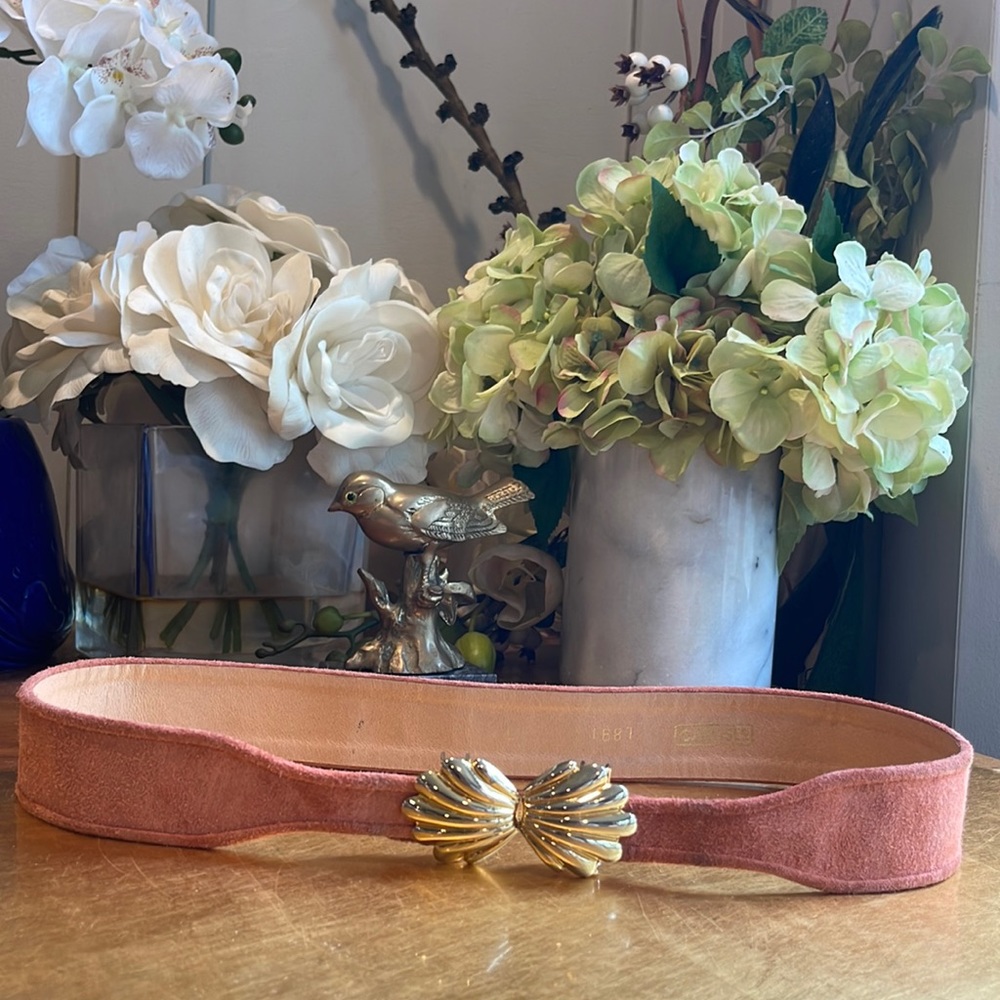 Vintage Carlisle Suede Seashell Clasp Belt